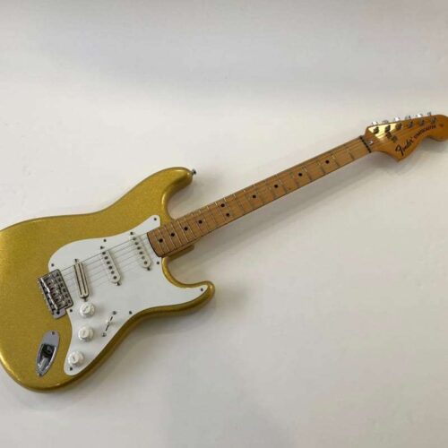 1972 - 1977 Fender Stratocaster with 3-Bolt Neck, Maple Fretbo... -        Stratocaster