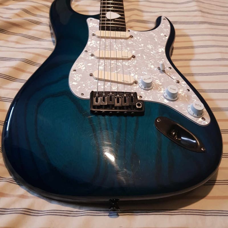 1990 Blade Levinson RH-4 Blue - £1280 used Guitar