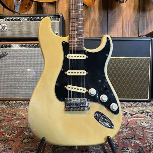 1971 - 1977 Fender Stratocaster with 3-Bolt Neck, Rosewood Fre... -        Stratocaster