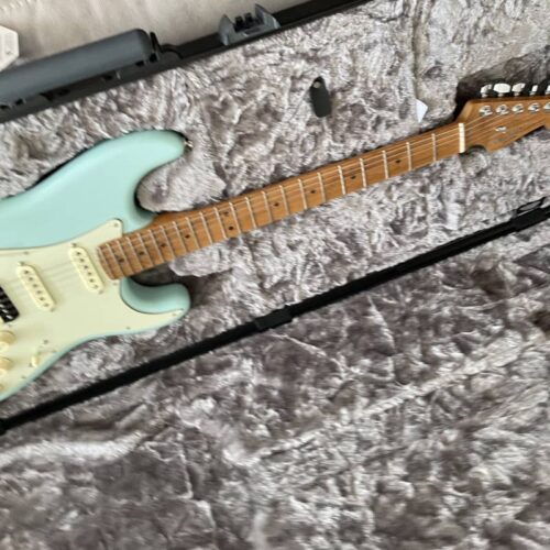 2019 Fender Stratocaster American Pro HSS Daphne Blue -        Stratocaster