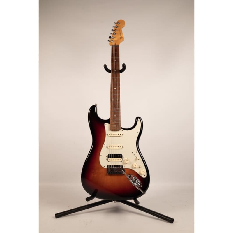 2015 Fender American Deluxe Shawbucker Stratocaster in 3-Tone ... - £1429 used Guitar