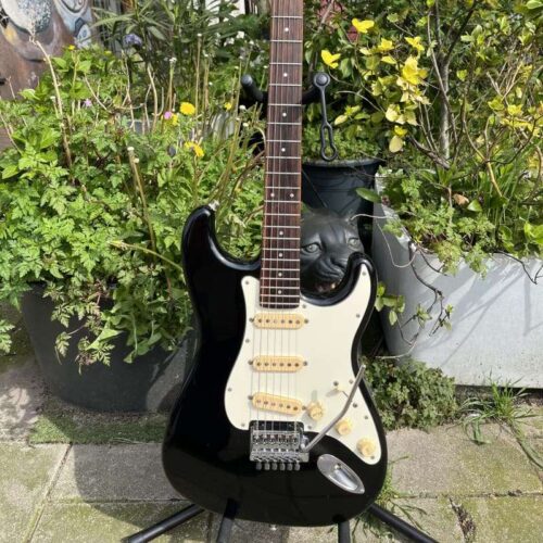 1987 Fender Stratocaster MIJ Black -        Stratocaster