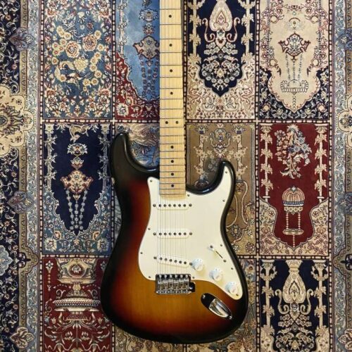 2006 - 2011 Fender Highway One Stratocaster with Maple Fretboa... -        Stratocaster