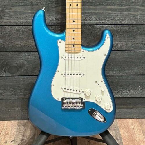 Fender Fender Player Series Stratocaster MIM Electric Guitar ... -        Stratocaster