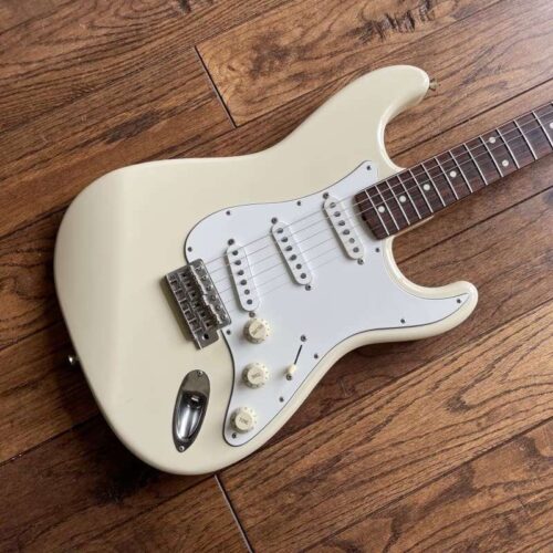 1995-1996 Fender ST-62 Stratocaster Vintage White -        Stratocaster