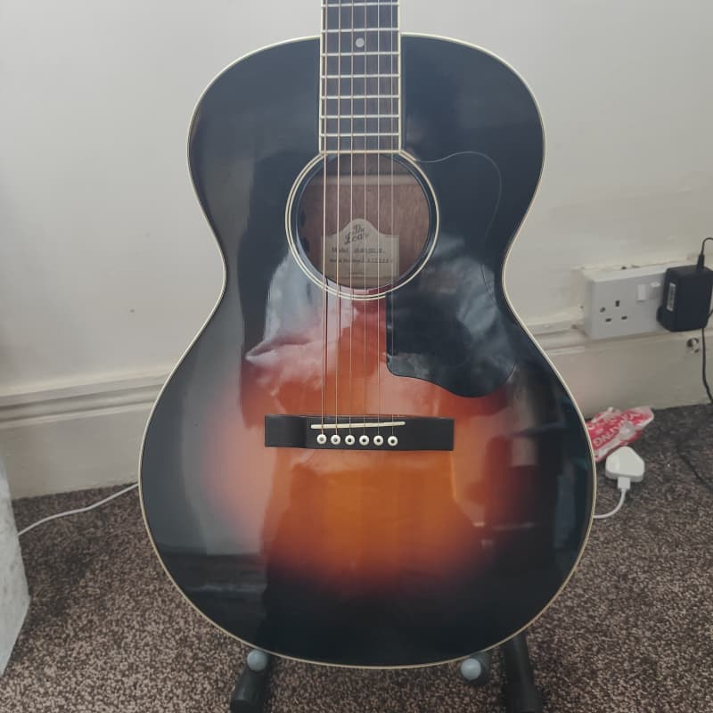 2010 - 2018 The Loar LH-200 Vintage Sunburst - £400 used Guitar