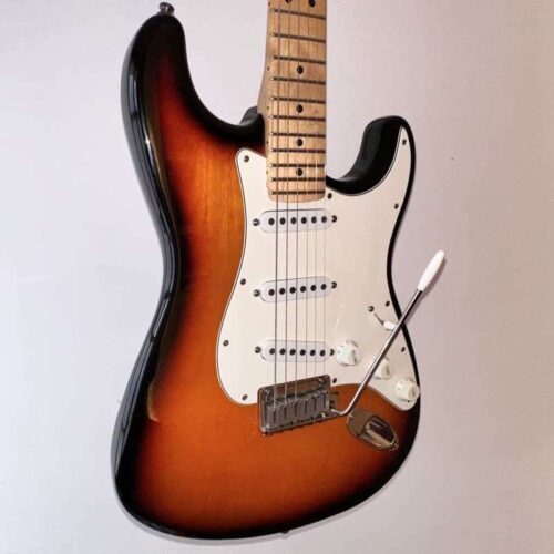 1995 - 1997 Fender American Standard Stratocaster with Maple F... -        Stratocaster