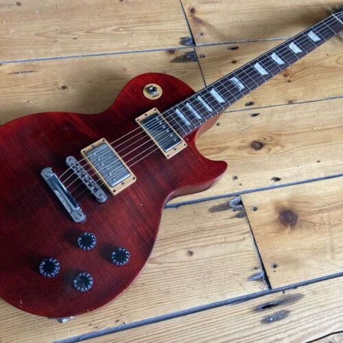 2014 Gibson Les Paul Studio Wine Red - £849.99 used Guitar