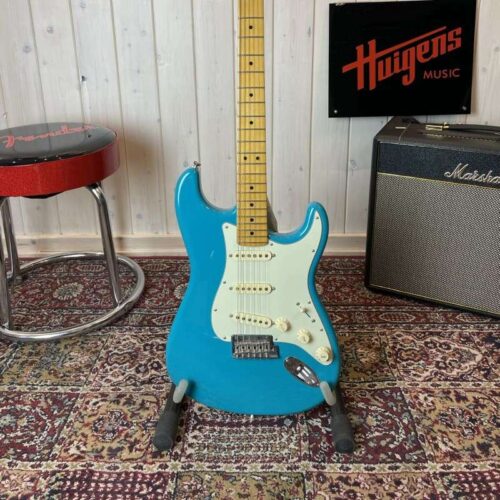 2021 Fender American Professional Stratocaster MN Miami Blue -        Stratocaster