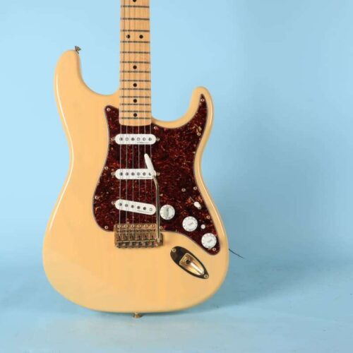 2005 - 2016 Fender Deluxe Players Stratocaster with Maple Fret... -        Stratocaster