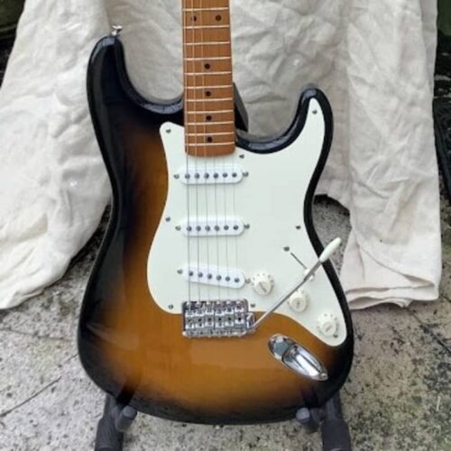 1999 - 2018 Fender Classic Series '50s Stratocaster 2-Color Su... - £750 used Guitar