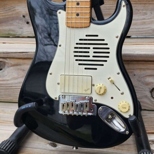 1990 Fender 1990 ST-Champ Mini Stratocaster MIJ with Built In ... -        Stratocaster