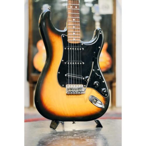 1979 Fender Stratocaster sunburst -        Stratocaster