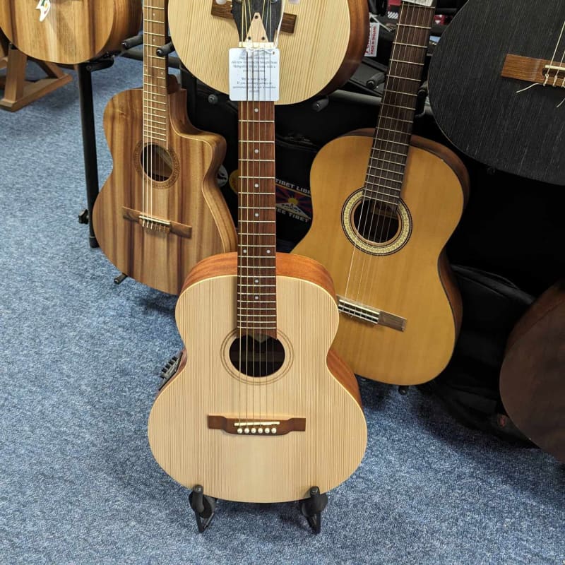 2020s Carvalho JB 100 Mini Natural - £489 new Guitar