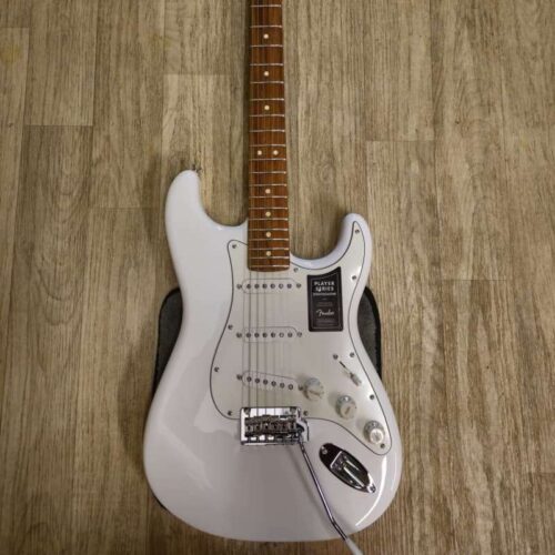 Fender Player Stratocaster Polar White -        Stratocaster