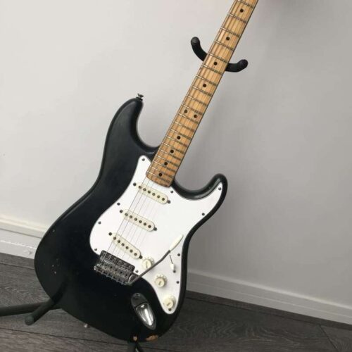 1971 - 1977 Fender Stratocaster with 3-Bolt Neck, Maple Fretbo... -        Stratocaster