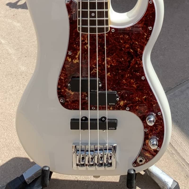 2020 JDavey PJ Bass White - £700 used Guitar