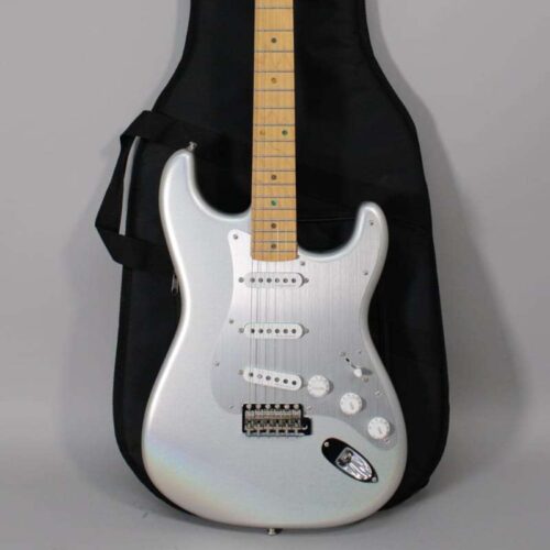 2020 Fender H.E.R. Stratocaster Chrome Glow -        Stratocaster