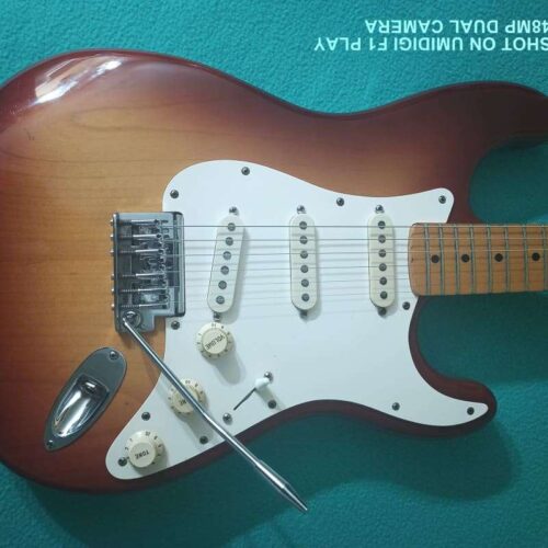 1981 - 1983 Fender "Dan Smith" Stratocaster with Maple Fretboa... -        Stratocaster