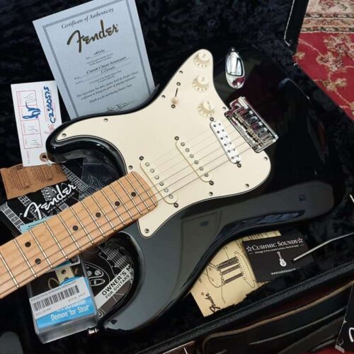 2005 Fender Custom Classic Stratocaster Black -        Stratocaster