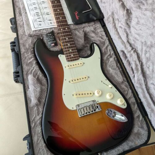 2022 Fender American Ultra Stratocaster with Maple Fretboard U... -        Stratocaster