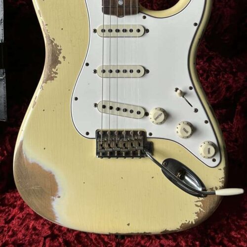 2021 Fender 1967 Stratocaster Heavy Relic Aged Vintage White -        Stratocaster