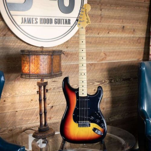 1978 - 1981 Fender Stratocaster with Maple Fretboard Sunburst -        Stratocaster