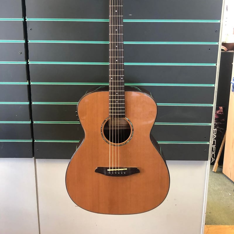 Rathbone R2CRE Natural Gloss - £315 used Guitar