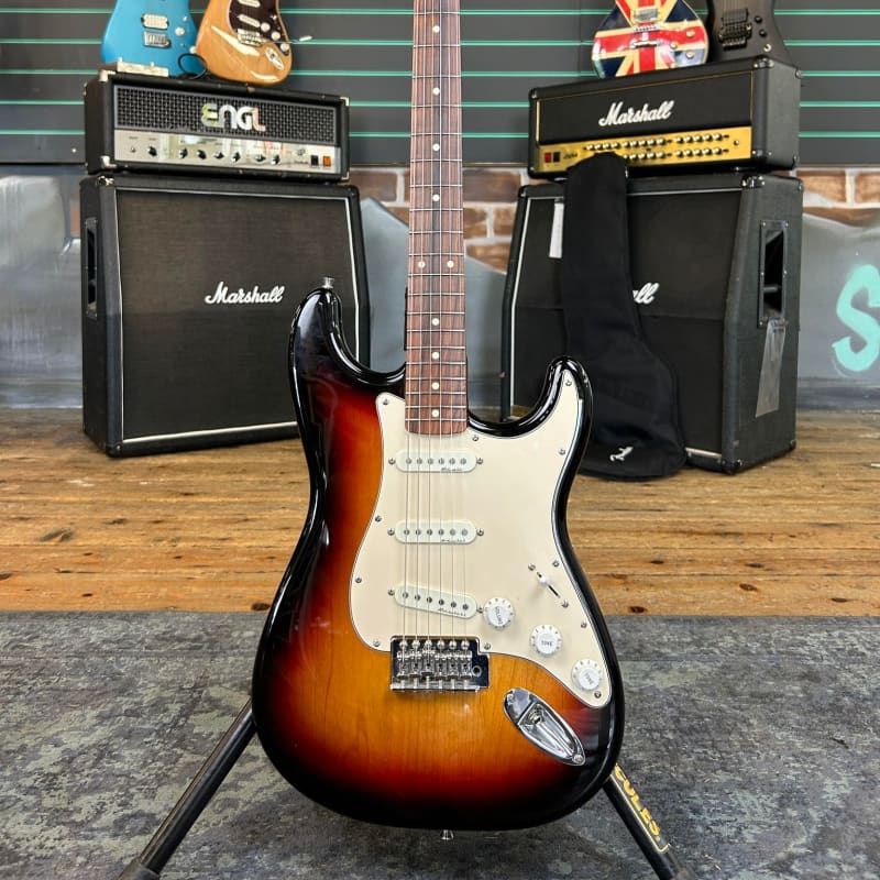 2020 Fender Vintera 60s Stratocaster 3-Colour Sunburst - £720 used Guitar