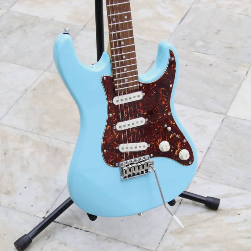 Levinson Sceptre Levinson Sceptre Ventana Sonic Blue - £199 new Guitar