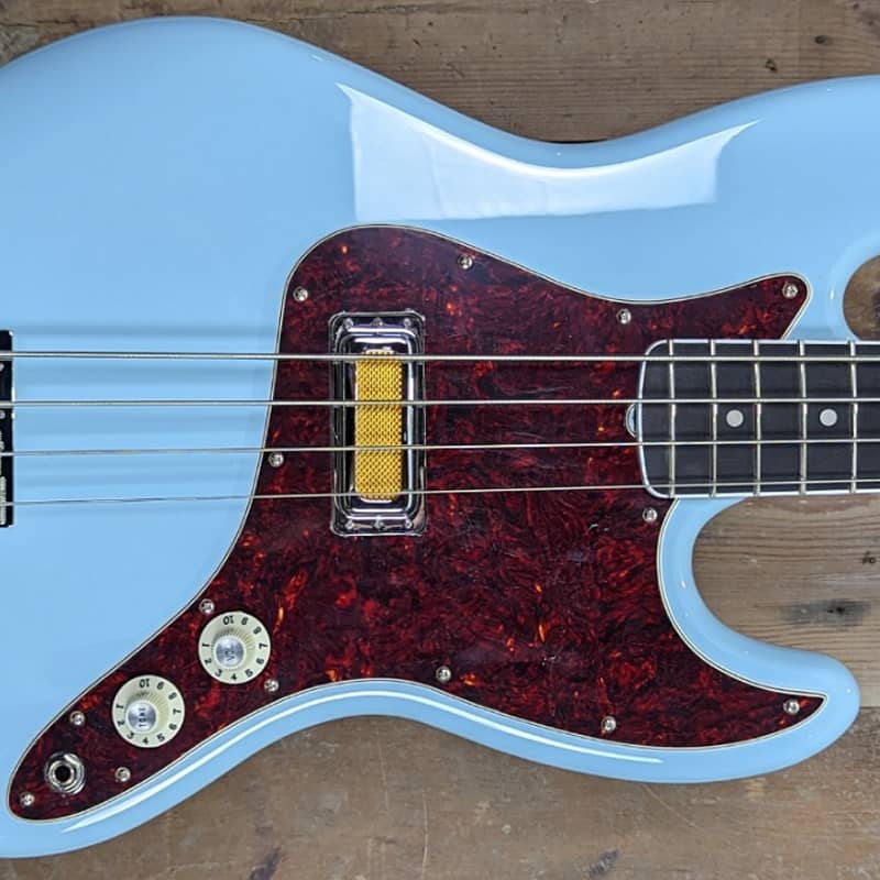 2022 Fender LTD Gold Foil Jazz Bass Sonic Blue - £1415 new Guitar