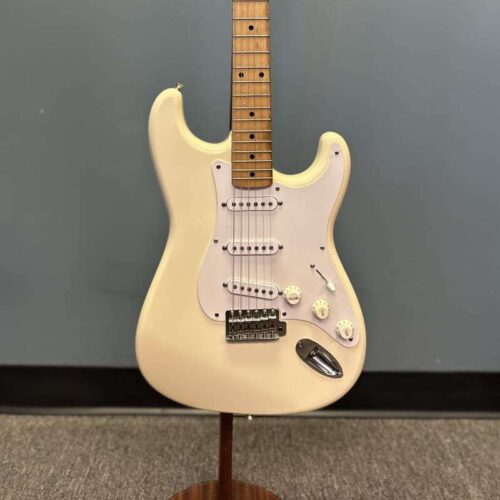 1989-1990 Fender Stratocaster Olympic White -        Stratocaster