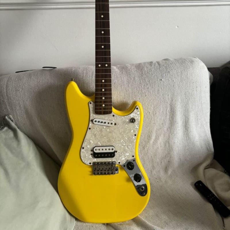 2002 - 2006 Fender Deluxe Series Cyclone Graffiti Yellow - £600 used Guitar