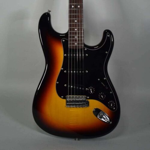 2005-2006 Fender Stratocaster Three Tone Sunburst -        Stratocaster