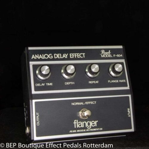 1970s Pearl Model F-604 Flanger Black -        Flanger    Analogue Delay