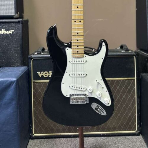 2018 - Present Fender Player Stratocaster with Maple Fretboard... -        Stratocaster