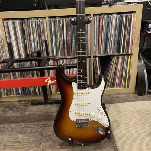 1985 Fender Stratocaster 3 tone Sunburst -        Stratocaster