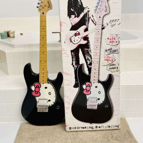 2006 - 2009 Squier Hello Kitty Stratocaster Black -        Stratocaster