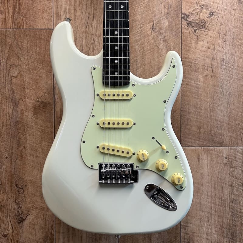 Eko S300V Vintage Olympic White - £229 new Guitar