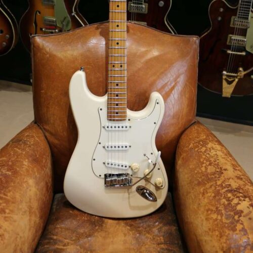 1995 Fender American Standard Stratocaster Olympic White -        Stratocaster