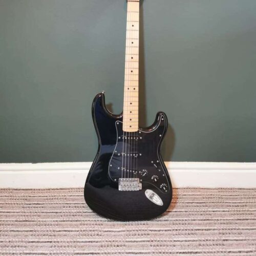 2006 Fender Standard Stratocaster Black -        Stratocaster