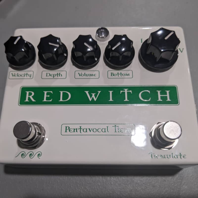 used 2010s Red Witch Pentavocal Tremolo White - Effect Pedal