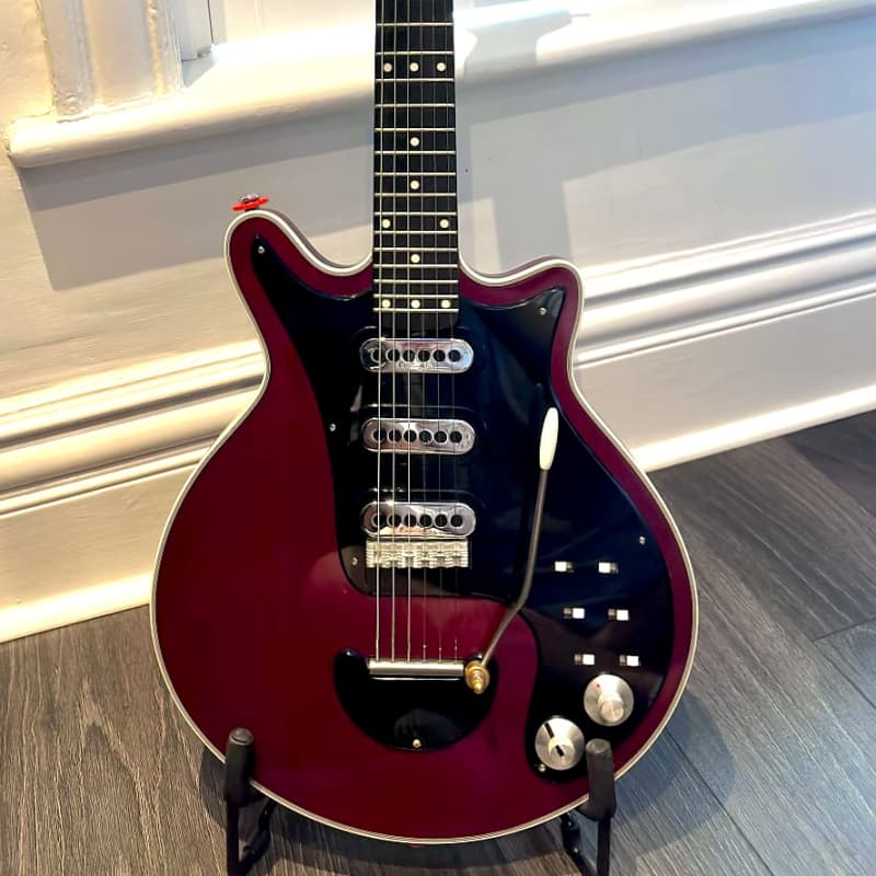 2017 BMG Red Special Antique Cherry - £2725 used Guitar