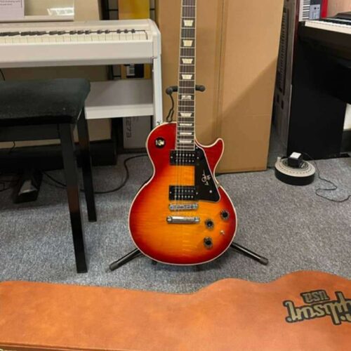 Gibson Les Paul Standard Cherry - £1449 used Guitar