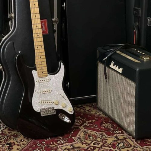 1997 Fender Stratocaster Eric Clapton Signature "The Blackie" ... -        Stratocaster