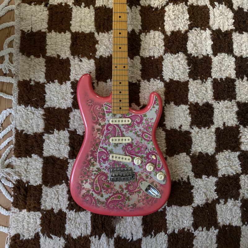 2007-2008 Fender Stratocaster Pink Paisley - £1700 used Guitar