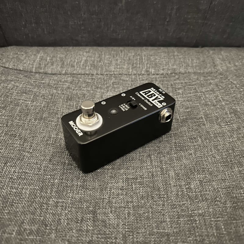 used 2010s Mooer Micro ABY MKII Channel Switch Black - Effect Pedal