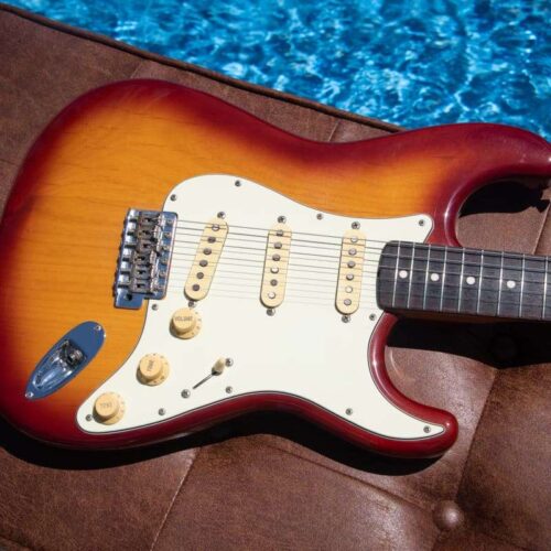 2006 Fender ST-62 Stratocaster Reissue MIJ Cherry Burst -        Stratocaster