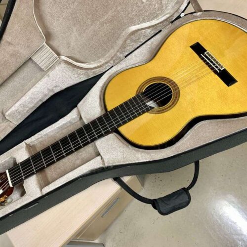 2010s Yamaha GC32S Handcrafted Spruce Classical Guitar Gloss N... -        Classical Guitar