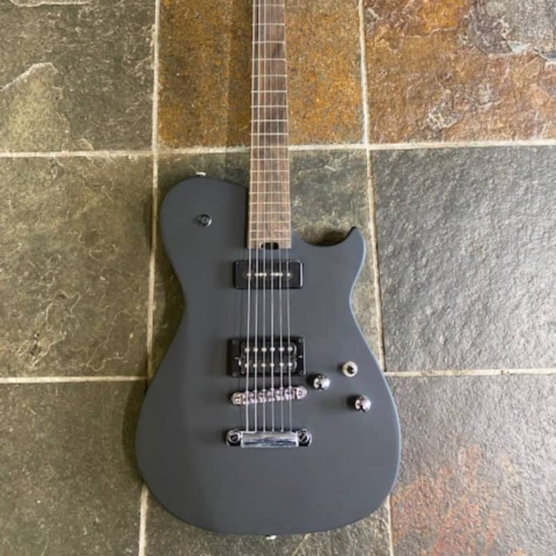 Cort/ Manson Matt Bellamy MBM2 P Black - £357.5 used Guitar